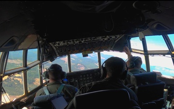 Flight deck footage from inside a MAFFS C-130H from 302nd Airlift Wing