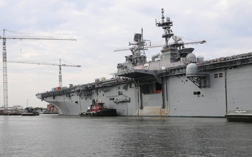 USS Iwo Jima Transits to Naval Station Norfolk
