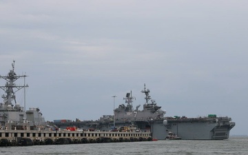 USS Iwo Jima Transits to Naval Station Norfolk