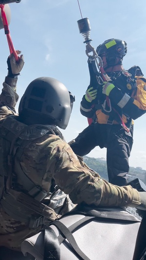 28th ECAB hoist training in Pittsburgh