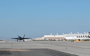 Nebraska native F-35C II pilot returns home to perform in airshow