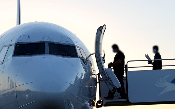 ICE conducts single adult, family unit removal flights Sept. 8