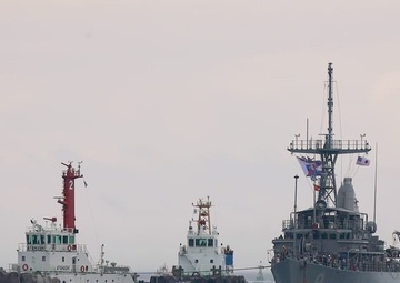 USS Pioneer (MCM 9) visits Ishigaki Port