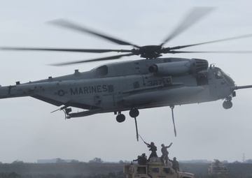 America’s Airshow 2023 B-Roll: CH-53E external lift