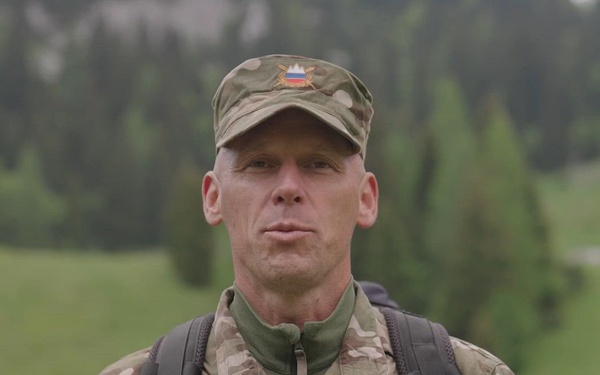 What's in the kit of a mountaineering soldier? (IT)