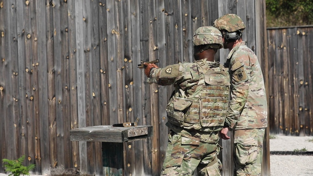 DVIDS - Video - SETAF-AF Soldiers conduct weapons qualifications
