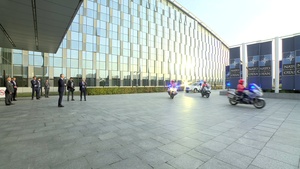 Doorstep statement by NATO Secretary General and Ukrainian President at the meeting of NATO Ministers of Defence