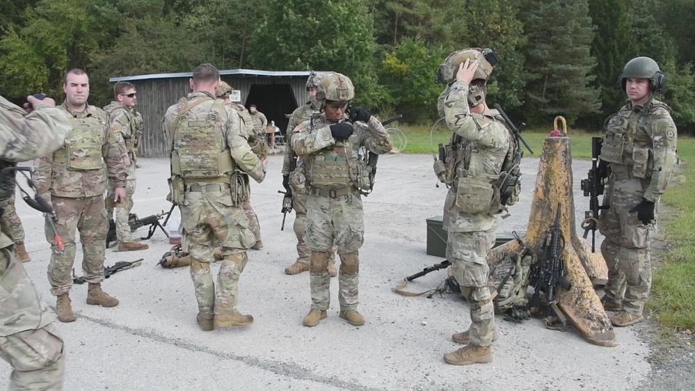 DVIDS - Video - 2-2CR Live Fire Exercise Hooah
