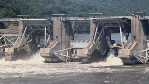 Webbers Falls Barge Strike
