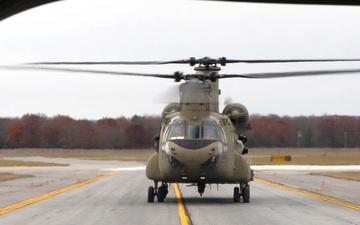 10th Combat Aviation Brigade CH-47s support a Howitzer Raid
