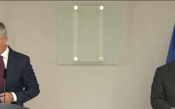 Joint press conference by NATO Secretary General and the German Minister of Defence (Q&amp;A)