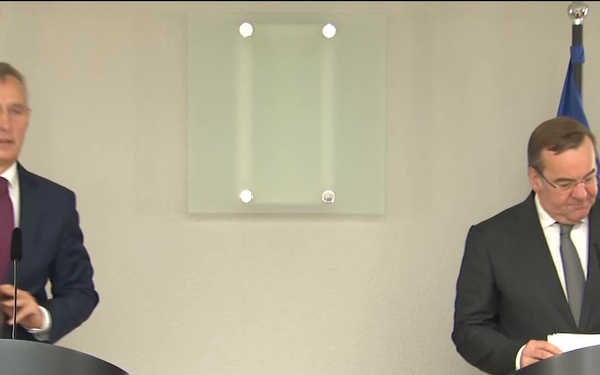 Joint press conference by NATO Secretary General and the German Minister of Defence (Opening remarks)