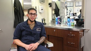Retail Specialist Seaman Braylin Rodriguez Holiday Greeting Spanish