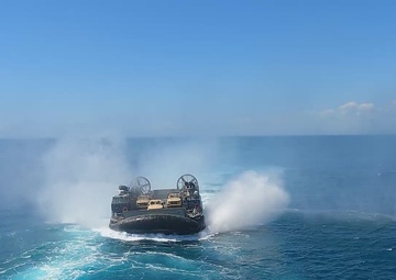 USS Bataan Conducts LCAC Operations