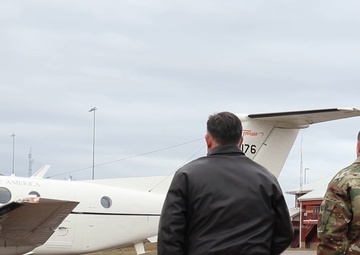 Governor Lee and Maj. Gen. Ross visit McGhee Tyson Air National Guard Base.