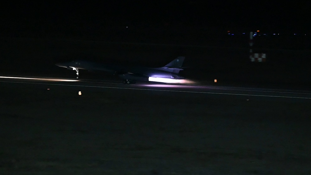 DVIDS - Video - B-1B Lancer Takes Off From Dyess Air Force Base