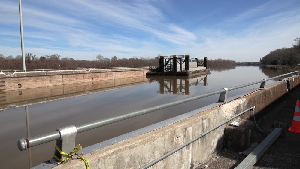 DVIDS - Video - Demopolis Lock and Dam BROLL