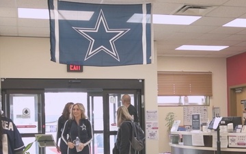 Dallas Cowboys Cheerleaders USO Visit.