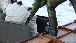 USS Gunston Hall conducts small boat operations with Le Bataillon de Fusiliers Marins (BFM) Détroyat and Swedish and Finnish Marines during Steadfast Defender