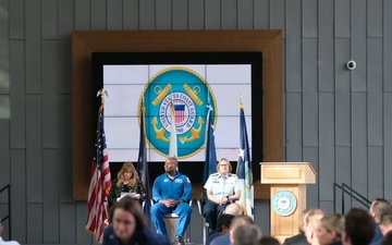 NASA Astronaut graduate joins Coast Guard Reserves