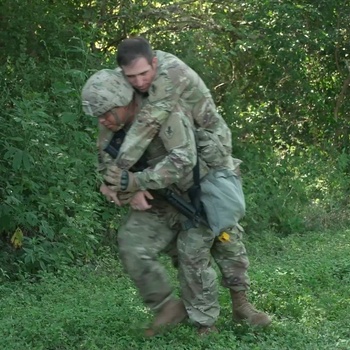 EVAC_CAS_ONE_PERSON_CARRIES_OR_DRAGS