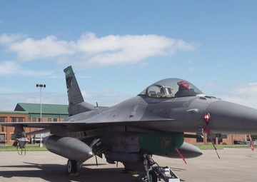 Aircraft arrive at Kentucky Air National Guard for Thunder air show