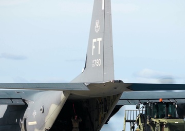 Ready Tiger 24-1: Airlift logistics (B-Roll)