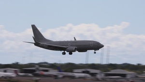 MRF-D 24.3: VMM-268 Marines arrive to Darwin via C-40A
