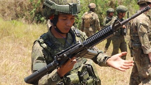 Balikatan 24: 2nd Battalion, 27th Infantry Regiment, 3rd Infantry Brigade Combat Team, 25th Infantry Division conducts team live fire operations with the Philippine Army 7th Infantry Division