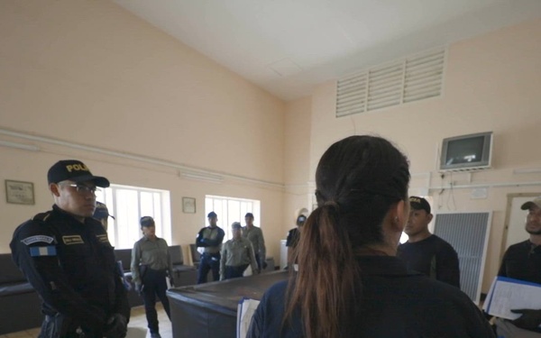 FBI Evidence Response Team instructs crime scene evidence gathering techniques to Colombian, Guatemalan, Dominican Republic police officers