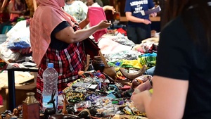 Biannual CLDJ Bazaar Connects Service Members with Djiboutian Artists and Vendors