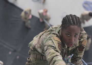 Learn From the Best at the Army Mountain Warfare School