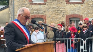SOCEUR and USASFC honors French resistance during a ceremony at Sainte-Marie-du-Mont