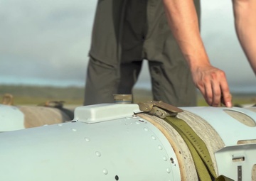Hot drop: U.S. Marines with VMFA-121 load F-35Bs