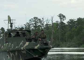 CLB-8 and V2/6 Conduct Littoral Boat Operations