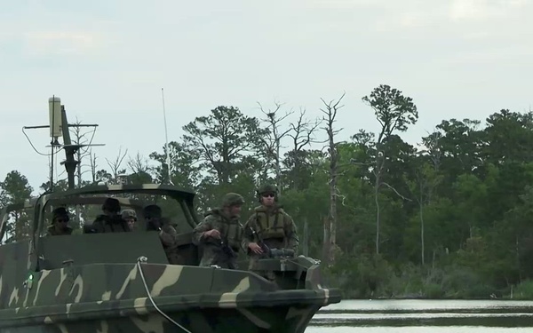 CLB-8 &amp; V2/6 Conduct Littoral Boat Operations