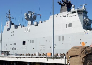 BRoll: MRF-D 24.3 U.S. Marines, Sailors embark on Australian HMAS Adelaide for Wet and Dry Exercise Rehearsal