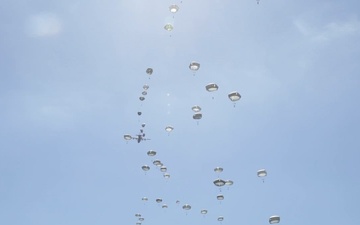 1300 service members participate in jump to commemorate D-Day 80