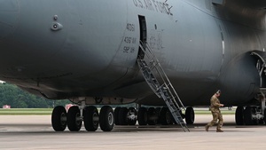 C-5M Super Galaxy engine start