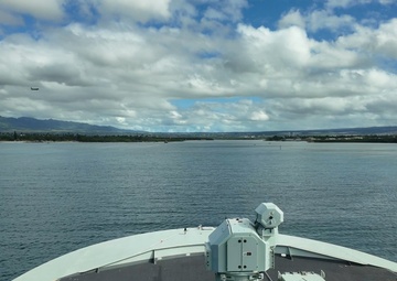 HMCS Max Bernays enters Joint Base Pearl Harbour-Hickam