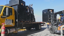 NAVSUP Fleet Logistics Center Pearl Harbor resupplies USS Carl Vinson, Retail Services Specialists stock
