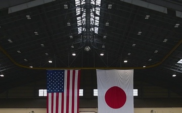 Yokota hosts 374th Airlift Wing change of command