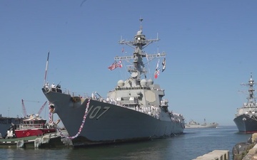USS Gravely (DDG 107) Returns to Naval Station Norfolk