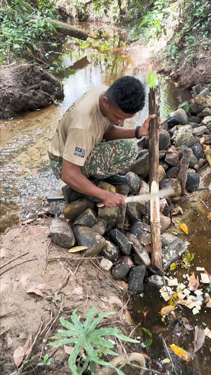 Sharpening Skills: Malaysian Army Demonstrates Techniques at Exercise Keris Strike 24