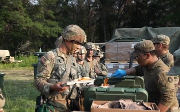 B-Roll: Iowa field feeding platoon serves Soldiers at XCTC