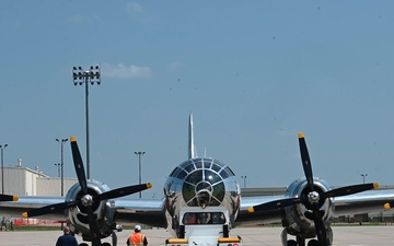 Doc' arrives for Frontiers in Flight Air Show 2024