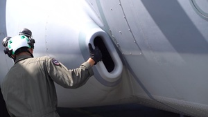 VMGR-153 trains during flight operations in Washington