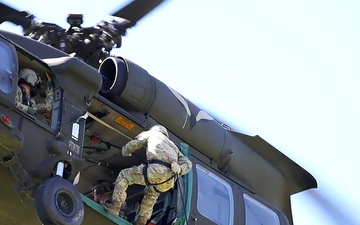 Oklahoma Guardsmen on rappel