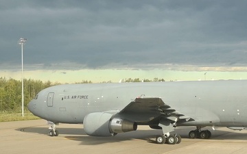 The 77th ARS refuels RF-A 24-3