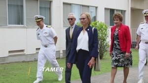Rahm Emanuel visits Yokosuka Primary School